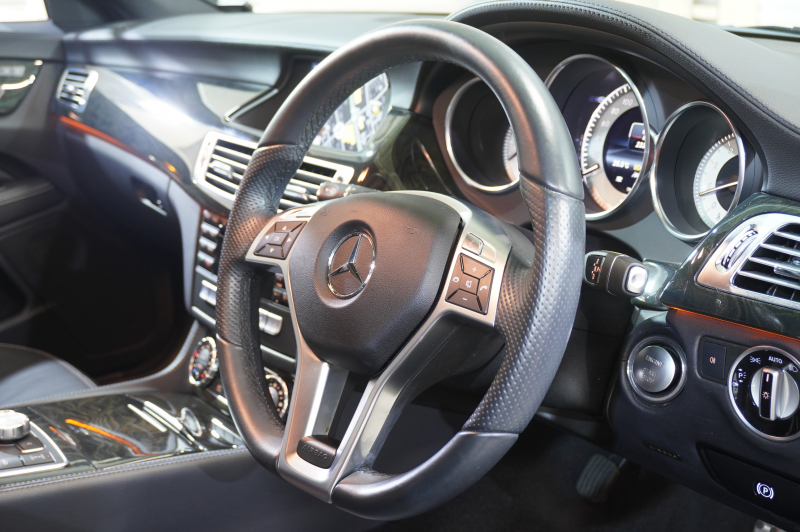 メルセデスベンツ CLS CLS350 ｼｭｰﾃｨﾝｸﾞﾌﾞﾚｰｸ AMGｽﾎﾟｰﾂ&ﾚｰﾀﾞｰｾｰﾌﾃｨPKG　1ｵｰﾅｰ Pｽﾀ 黒革 ｼｰﾄﾋｰﾀｰ SR ﾅﾋﾞTV Bｶﾒﾗ LEDﾍｯﾄﾞﾗｲﾄ ﾏﾙﾁｶﾗｰｱﾝﾋﾞｴﾝﾄ 自動Rｹﾞｰﾄ AMGｴｱﾛ&19AW　2年保証