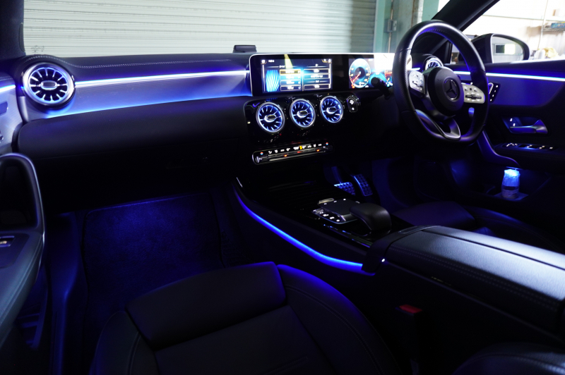 メルセデスベンツ Aクラス A200d AMGﾗｲﾝ AMGﾚｻﾞｰｴｸｽｸﾙｰｼﾌﾞ&ｱﾄﾞﾊﾞﾝｽﾄﾞ&ﾚｰﾀﾞｰｾｰﾌﾃｨPKG　MEｺﾈ 黒灰革 ﾊﾟﾉﾗﾏSR MBUXﾅﾋﾞTV 360ｶﾒﾗ ﾍｯﾄﾞｱｯﾌﾟD ADVｽﾋﾟｰｶｰ ﾊﾝｽﾞﾌﾘｰ ﾏﾙﾁﾋﾞｰﾑLEDﾗｲﾄ AMG18AW　2年保証