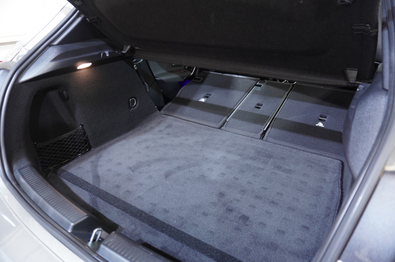 メルセデスベンツ Aクラス A200d AMGﾗｲﾝ AMGﾚｻﾞｰｴｸｽｸﾙｰｼﾌﾞ&ｱﾄﾞﾊﾞﾝｽﾄﾞ&ﾚｰﾀﾞｰｾｰﾌﾃｨPKG　MEｺﾈ 黒灰革 ﾊﾟﾉﾗﾏSR MBUXﾅﾋﾞTV 360ｶﾒﾗ ﾍｯﾄﾞｱｯﾌﾟD ADVｽﾋﾟｰｶｰ ﾊﾝｽﾞﾌﾘｰ ﾏﾙﾁﾋﾞｰﾑLEDﾗｲﾄ AMG18AW　2年保証