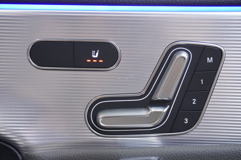 メルセデスベンツ Aクラス A200d AMGﾗｲﾝ AMGﾚｻﾞｰｴｸｽｸﾙｰｼﾌﾞ&ｱﾄﾞﾊﾞﾝｽﾄﾞ&ﾚｰﾀﾞｰｾｰﾌﾃｨPKG　MEｺﾈ 黒灰革 ﾊﾟﾉﾗﾏSR MBUXﾅﾋﾞTV 360ｶﾒﾗ ﾍｯﾄﾞｱｯﾌﾟD ADVｽﾋﾟｰｶｰ ﾊﾝｽﾞﾌﾘｰ ﾏﾙﾁﾋﾞｰﾑLEDﾗｲﾄ AMG18AW　2年保証