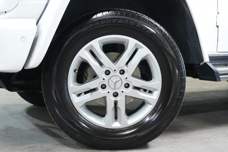 メルセデスベンツ Gクラス G350d ﾗｸﾞｼﾞｭｱﾘｰP　黒革 ｽﾗｲﾃﾞｨﾝｸﾞﾙｰﾌ ﾅﾋﾞTV Bｶﾒﾗ 全席ｼｰﾄﾋｰﾀｰ harman/kardonｻｳﾝﾄﾞ 　2年保証