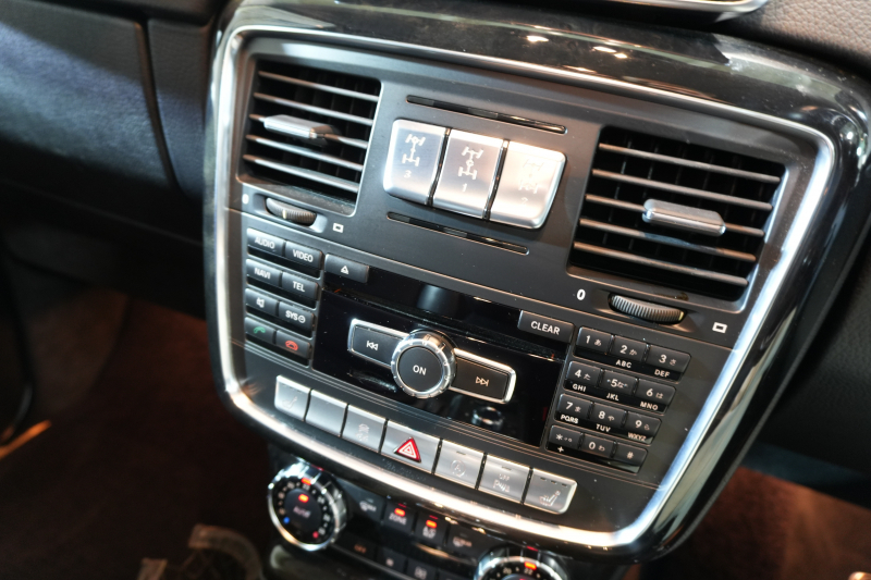 メルセデスベンツ Gクラス G350d ﾗｸﾞｼﾞｭｱﾘｰP　黒革 ｽﾗｲﾃﾞｨﾝｸﾞﾙｰﾌ ﾅﾋﾞTV Bｶﾒﾗ 全席ｼｰﾄﾋｰﾀｰ harman/kardonｻｳﾝﾄﾞ 　2年保証