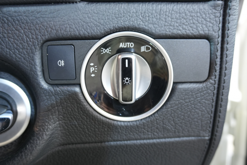 メルセデスベンツ Gクラス G350d ﾗｸﾞｼﾞｭｱﾘｰP　黒革 ｽﾗｲﾃﾞｨﾝｸﾞﾙｰﾌ ﾅﾋﾞTV Bｶﾒﾗ 全席ｼｰﾄﾋｰﾀｰ harman/kardonｻｳﾝﾄﾞ 　2年保証