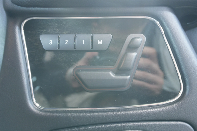 メルセデスベンツ Gクラス G350d ﾗｸﾞｼﾞｭｱﾘｰP　黒革 ｽﾗｲﾃﾞｨﾝｸﾞﾙｰﾌ ﾅﾋﾞTV Bｶﾒﾗ 全席ｼｰﾄﾋｰﾀｰ harman/kardonｻｳﾝﾄﾞ 　2年保証