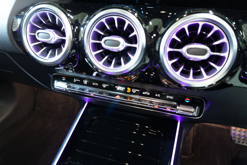 AMG GLA GLA45 4MATIC AMGｱﾄﾞﾊﾞﾝｽﾄﾞ& ﾊﾟﾌｫｰﾏﾝｽPKG　Meｺﾈ MBUX 黒/灰ｺﾝﾋﾞ革 ﾊﾟﾉﾗﾏSR ﾅﾋﾞTV  ｱﾄﾞﾊﾞﾝｽﾄﾞｻｳﾝﾄﾞ ﾍｯﾄﾞｱｯﾌﾟD 360ｶﾒﾗ ﾊﾟﾌｫｰﾏﾝｽｽﾃｱ 自動ﾄﾗﾝｸ ﾌｯﾄﾄﾗﾝｸOP LEDﾍｯﾄﾞﾗｲﾄ AMG20ｲﾝﾁAW　2年保証