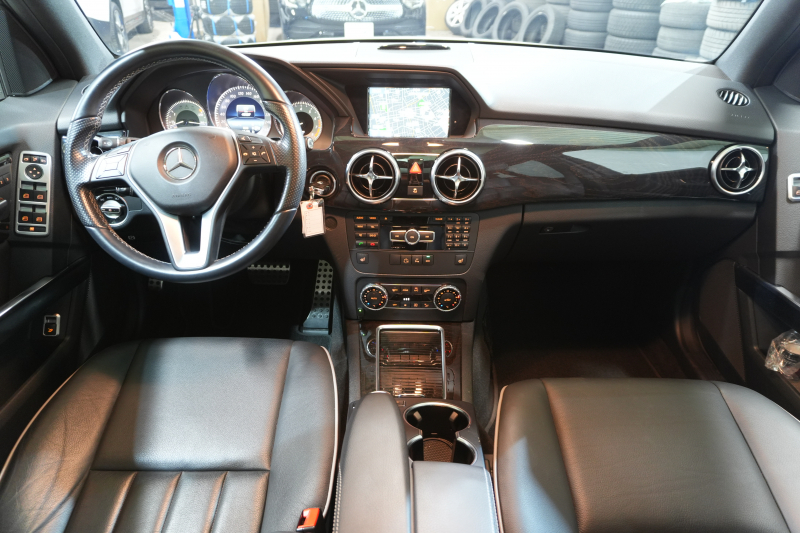 メルセデスベンツ GLKクラス GLK350 4MATIC AMGｴｸｽｸﾙｰｼﾌﾞ&ﾚｰﾀﾞｰｾｰﾌﾃｨP　後期ﾓﾃﾞﾙ 左H 黒革 ｼｰﾄﾋｰﾀｰ ﾊﾟﾉﾗﾏｻﾝﾙｰﾌ 純正ﾅﾋﾞ ﾌﾙｾｸﾞTV 360ｶﾒﾗ ｱﾙﾊﾟｲﾝﾘｱﾓﾆﾀｰ 自動Rｹﾞｰﾄ AMGｴｱﾛ&20ｲﾝﾁAW 2年保証