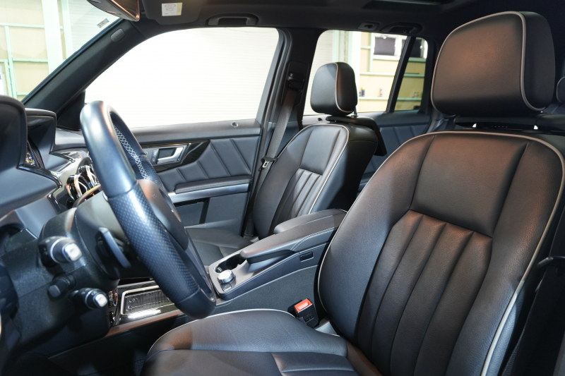 メルセデスベンツ GLKクラス GLK350 4MATIC AMGｴｸｽｸﾙｰｼﾌﾞ&ﾚｰﾀﾞｰｾｰﾌﾃｨP　後期ﾓﾃﾞﾙ 左H 黒革 ｼｰﾄﾋｰﾀｰ ﾊﾟﾉﾗﾏｻﾝﾙｰﾌ 純正ﾅﾋﾞ ﾌﾙｾｸﾞTV 360ｶﾒﾗ ｱﾙﾊﾟｲﾝﾘｱﾓﾆﾀｰ 自動Rｹﾞｰﾄ AMGｴｱﾛ&20ｲﾝﾁAW 2年保証