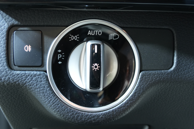 メルセデスベンツ GLKクラス GLK350 4MATIC AMGｴｸｽｸﾙｰｼﾌﾞ&ﾚｰﾀﾞｰｾｰﾌﾃｨP　後期ﾓﾃﾞﾙ 左H 黒革 ｼｰﾄﾋｰﾀｰ ﾊﾟﾉﾗﾏｻﾝﾙｰﾌ 純正ﾅﾋﾞ ﾌﾙｾｸﾞTV 360ｶﾒﾗ ｱﾙﾊﾟｲﾝﾘｱﾓﾆﾀｰ 自動Rｹﾞｰﾄ AMGｴｱﾛ&20ｲﾝﾁAW 2年保証