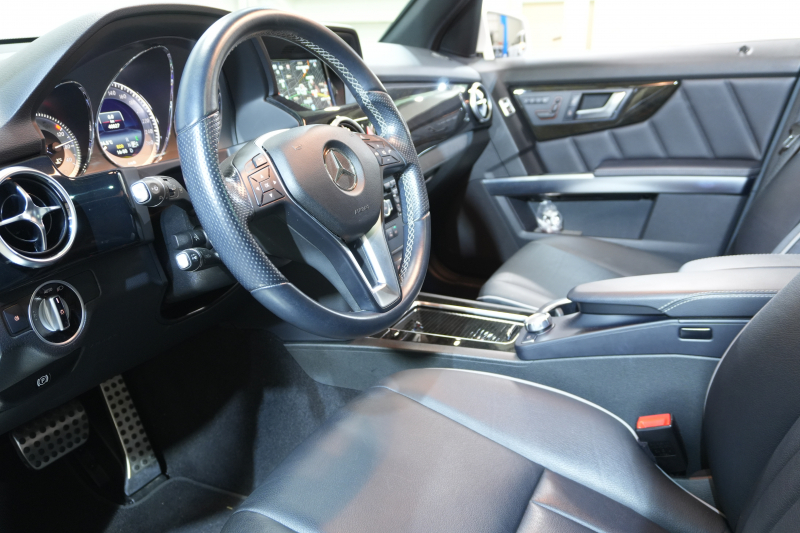 メルセデスベンツ GLKクラス GLK350 4MATIC AMGｴｸｽｸﾙｰｼﾌﾞ&ﾚｰﾀﾞｰｾｰﾌﾃｨP　後期ﾓﾃﾞﾙ 左H 黒革 ｼｰﾄﾋｰﾀｰ ﾊﾟﾉﾗﾏｻﾝﾙｰﾌ 純正ﾅﾋﾞ ﾌﾙｾｸﾞTV 360ｶﾒﾗ ｱﾙﾊﾟｲﾝﾘｱﾓﾆﾀｰ 自動Rｹﾞｰﾄ AMGｴｱﾛ&20ｲﾝﾁAW 2年保証