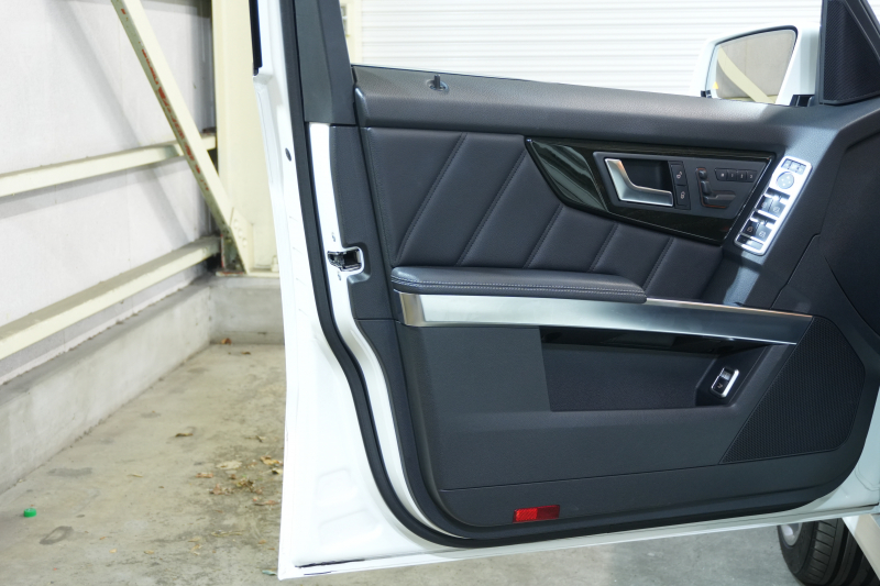 メルセデスベンツ GLKクラス GLK350 4MATIC AMGｴｸｽｸﾙｰｼﾌﾞ&ﾚｰﾀﾞｰｾｰﾌﾃｨP　後期ﾓﾃﾞﾙ 左H 黒革 ｼｰﾄﾋｰﾀｰ ﾊﾟﾉﾗﾏｻﾝﾙｰﾌ 純正ﾅﾋﾞ ﾌﾙｾｸﾞTV 360ｶﾒﾗ ｱﾙﾊﾟｲﾝﾘｱﾓﾆﾀｰ 自動Rｹﾞｰﾄ AMGｴｱﾛ&20ｲﾝﾁAW 2年保証