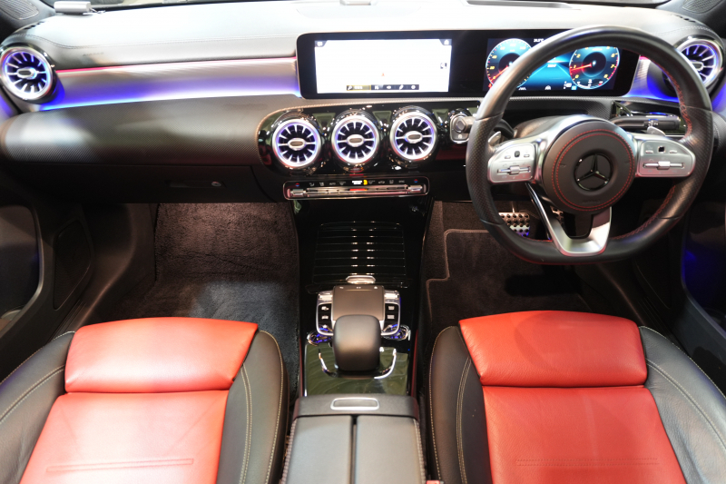 メルセデスベンツ Aクラス A180ｽﾀｲﾙ AMGﾗｲﾝ ﾚｻﾞｰEXC＆ﾅﾋﾞｹﾞｰｼｮﾝ&ｱﾄﾞﾊﾞﾝｽﾄﾞ＆ﾚｰﾀﾞｰｾｰﾌﾃｨPKG　黒赤革 ｼｰﾄﾋｰﾀｰ ﾊﾟﾉSR MBUXﾅﾋﾞ ﾌﾙｾｸﾞTV HUD 360ｶﾒﾗ PTS ﾏﾙﾁﾋﾞｰﾑLED ｱﾄﾞﾊﾞﾝｽﾄﾞｻｳﾝﾄﾞ ﾏﾙﾁｶﾗｰｱﾝﾋﾞｴﾝﾄ AMGｴｱﾛ＆18ｲﾝﾁAW　2年保証