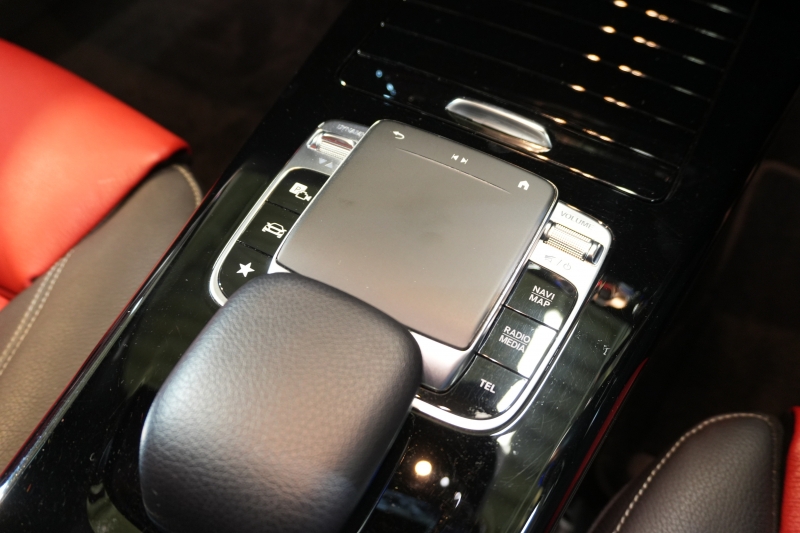 メルセデスベンツ Aクラス A180ｽﾀｲﾙ AMGﾗｲﾝ ﾚｻﾞｰEXC＆ﾅﾋﾞｹﾞｰｼｮﾝ&ｱﾄﾞﾊﾞﾝｽﾄﾞ＆ﾚｰﾀﾞｰｾｰﾌﾃｨPKG　黒赤革 ｼｰﾄﾋｰﾀｰ ﾊﾟﾉSR MBUXﾅﾋﾞ ﾌﾙｾｸﾞTV HUD 360ｶﾒﾗ PTS ﾏﾙﾁﾋﾞｰﾑLED ｱﾄﾞﾊﾞﾝｽﾄﾞｻｳﾝﾄﾞ ﾏﾙﾁｶﾗｰｱﾝﾋﾞｴﾝﾄ AMGｴｱﾛ＆18ｲﾝﾁAW　2年保証