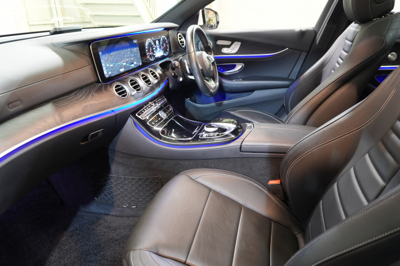 メルセデスベンツ Eクラス E200 AVG ｽﾎﾟｰﾂ ﾚｻﾞｰEXC& ﾚｰﾀﾞｰｾｰﾌﾃｨPKG　黒革 ｻﾝﾙｰﾌ ｼｰﾄﾋｰﾀｰ 純正ﾅﾋﾞ ﾌﾙｾｸﾞTV 360ｶﾒﾗ ﾌﾞﾙﾒｽﾀｰ CarPlay ﾏﾙﾁﾋﾞｰﾑLED ﾏﾙﾁｶﾗｰｱﾝﾋﾞｴﾝﾄﾗｲﾄ 自動Rｹﾞｰﾄ AMGｴｱﾛ&19ｲﾝﾁAW 　2年保証