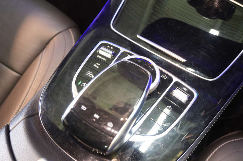 メルセデスベンツ Eクラス E200 AVG ｽﾎﾟｰﾂ ﾚｻﾞｰEXC& ﾚｰﾀﾞｰｾｰﾌﾃｨPKG　黒革 ｻﾝﾙｰﾌ ｼｰﾄﾋｰﾀｰ 純正ﾅﾋﾞ ﾌﾙｾｸﾞTV 360ｶﾒﾗ ﾌﾞﾙﾒｽﾀｰ CarPlay ﾏﾙﾁﾋﾞｰﾑLED ﾏﾙﾁｶﾗｰｱﾝﾋﾞｴﾝﾄﾗｲﾄ 自動Rｹﾞｰﾄ AMGｴｱﾛ&19ｲﾝﾁAW 　2年保証