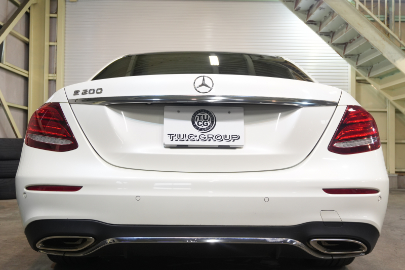 メルセデスベンツ Eクラス E200 AVG ｽﾎﾟｰﾂ ﾚｻﾞｰEXC& ﾚｰﾀﾞｰｾｰﾌﾃｨPKG　黒革 ｻﾝﾙｰﾌ ｼｰﾄﾋｰﾀｰ 純正ﾅﾋﾞ ﾌﾙｾｸﾞTV 360ｶﾒﾗ ﾌﾞﾙﾒｽﾀｰ CarPlay ﾏﾙﾁﾋﾞｰﾑLED ﾏﾙﾁｶﾗｰｱﾝﾋﾞｴﾝﾄﾗｲﾄ 自動Rｹﾞｰﾄ AMGｴｱﾛ&19ｲﾝﾁAW 　2年保証