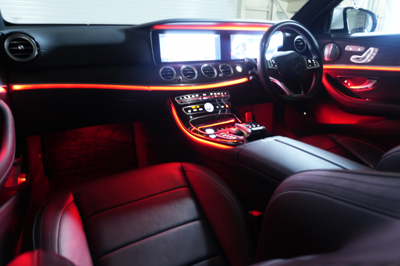 メルセデスベンツ Eクラス E200 AVG ｽﾎﾟｰﾂ ﾚｻﾞｰEXC& ﾚｰﾀﾞｰｾｰﾌﾃｨPKG　黒革 ｻﾝﾙｰﾌ ｼｰﾄﾋｰﾀｰ 純正ﾅﾋﾞ ﾌﾙｾｸﾞTV 360ｶﾒﾗ ﾌﾞﾙﾒｽﾀｰ CarPlay ﾏﾙﾁﾋﾞｰﾑLED ﾏﾙﾁｶﾗｰｱﾝﾋﾞｴﾝﾄﾗｲﾄ 自動Rｹﾞｰﾄ AMGｴｱﾛ&19ｲﾝﾁAW 　2年保証