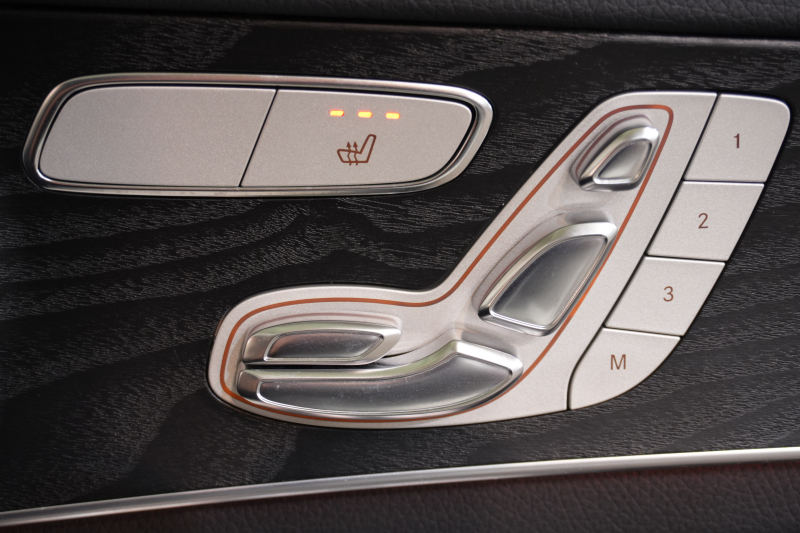 メルセデスベンツ Cクラス C250ｽﾎﾟｰﾂ ﾚｻﾞｰｴｸｽｸﾙｰｼﾌﾞ&ﾌﾟﾚﾐｱﾑｱﾝﾄﾞﾚｰﾀﾞｰｾｰﾌﾃｨPKG　黒革 ｼｰﾄﾋｰﾀｰ ﾊﾟﾉﾗﾏSR HDDﾅﾋﾞ 純正ﾅﾋﾞ ﾌﾙｾｸﾞTV BT ﾌﾞﾙﾒｽﾀｰ HUD Bｶﾒﾗ LEDﾍｯﾄﾞ 自動Rｹﾞｰﾄ/ﾊﾝｽﾞﾌﾘｰA ｴｱﾊﾞﾗﾝｽPKG AMGｴｱﾛ&19ｲﾝﾁAW　2年保証