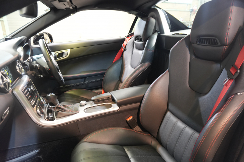 メルセデスベンツ SLKクラス SLK200 ｴｸｽｸﾙｰｼﾌﾞ ﾚｰﾀﾞｰSP　黒革 ｼｰﾄﾋｰﾀｰ ｴｱｽｶｰﾌ 純正ﾅﾋﾞ ﾌﾙｾｸﾞTV MBﾛｺﾞﾌﾞﾚｰｷ ｷｰﾚｽ ｷｾﾉﾝ  AMGｴｱﾛ&18ｲﾝﾁAW 　2年保証