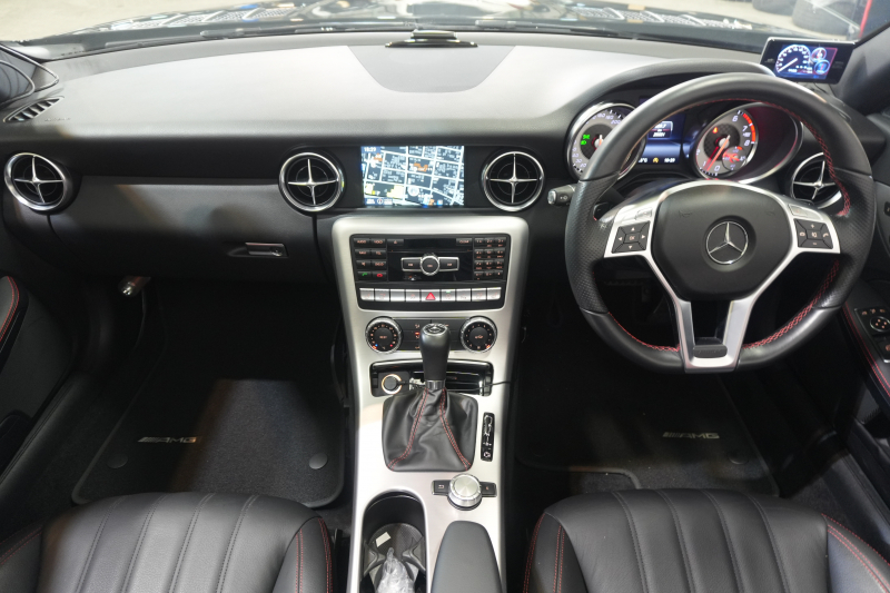メルセデスベンツ SLKクラス SLK200 ｴｸｽｸﾙｰｼﾌﾞ ﾚｰﾀﾞｰSP　黒革 ｼｰﾄﾋｰﾀｰ ｴｱｽｶｰﾌ 純正ﾅﾋﾞ ﾌﾙｾｸﾞTV MBﾛｺﾞﾌﾞﾚｰｷ ｷｰﾚｽ ｷｾﾉﾝ  AMGｴｱﾛ&18ｲﾝﾁAW 　2年保証