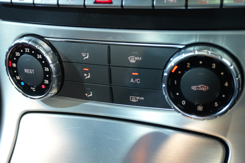 メルセデスベンツ SLKクラス SLK350 BL-EF AMGｽﾎﾟｰﾂ&ﾅｯﾊﾟﾌﾙﾚｻﾞｰPKG　赤ﾅｯﾊﾟ革 ｼｰﾄﾋｰﾀｰ ｴｱｽｶｰﾌ 純正ﾅﾋﾞ ﾌﾙｾｸﾞTV 専用ﾃﾞｻﾞｲﾝｷｾﾉﾝﾍｯﾄﾞ ﾀﾞｯｼｭﾎﾞｰﾄﾞｸﾛｯｸ ｱﾝﾋﾞｴﾝﾄﾗｲﾄ AMGｴｱﾛ&18ｲﾝﾁAW　2年保証