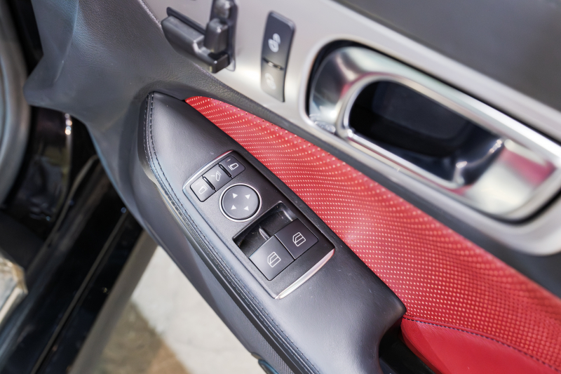 メルセデスベンツ SLKクラス SLK350 BL-EF AMGｽﾎﾟｰﾂ&ﾅｯﾊﾟﾌﾙﾚｻﾞｰPKG　赤ﾅｯﾊﾟ革 ｼｰﾄﾋｰﾀｰ ｴｱｽｶｰﾌ 純正ﾅﾋﾞ ﾌﾙｾｸﾞTV 専用ﾃﾞｻﾞｲﾝｷｾﾉﾝﾍｯﾄﾞ ﾀﾞｯｼｭﾎﾞｰﾄﾞｸﾛｯｸ ｱﾝﾋﾞｴﾝﾄﾗｲﾄ AMGｴｱﾛ&18ｲﾝﾁAW　2年保証