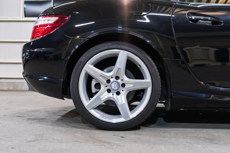 メルセデスベンツ SLKクラス SLK350 BL-EF AMGｽﾎﾟｰﾂ&ﾅｯﾊﾟﾌﾙﾚｻﾞｰPKG　赤ﾅｯﾊﾟ革 ｼｰﾄﾋｰﾀｰ ｴｱｽｶｰﾌ 純正ﾅﾋﾞ ﾌﾙｾｸﾞTV 専用ﾃﾞｻﾞｲﾝｷｾﾉﾝﾍｯﾄﾞ ﾀﾞｯｼｭﾎﾞｰﾄﾞｸﾛｯｸ ｱﾝﾋﾞｴﾝﾄﾗｲﾄ AMGｴｱﾛ&18ｲﾝﾁAW　2年保証