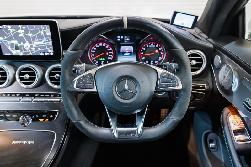 AMG Cクラス C63S ｸｰﾍﾟ ﾚｰﾀﾞｰSP　黒革 ｼｰﾄﾋｰﾀｰ 純正ﾅﾋﾞ ﾌﾙｾｸﾞTV ﾌﾞﾙﾒｽﾀｰ ﾏﾙﾁｶﾗｰｱﾝﾋﾞｴﾝﾄﾗｲﾄ ﾊﾟﾌｫｰﾏﾝｽｴｸﾞｿﾞｰｽﾄ AMGｴｱﾛ&19ｲﾝﾁAW　2年保証