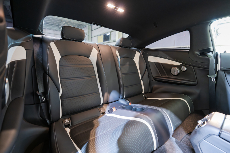 AMG Cクラス C63S ｸｰﾍﾟ ﾚｰﾀﾞｰSP　黒革 ｼｰﾄﾋｰﾀｰ 純正ﾅﾋﾞ ﾌﾙｾｸﾞTV ﾌﾞﾙﾒｽﾀｰ ﾏﾙﾁｶﾗｰｱﾝﾋﾞｴﾝﾄﾗｲﾄ ﾊﾟﾌｫｰﾏﾝｽｴｸﾞｿﾞｰｽﾄ AMGｴｱﾛ&19ｲﾝﾁAW　2年保証