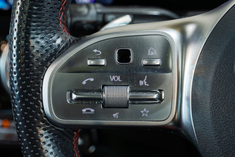 メルセデスベンツ GLB GLB200d AMGﾗｲﾝ ﾚｻﾞｰEXC&ｱﾄﾞﾊﾞﾝｽﾄﾞ&ﾅﾋﾞｹﾞｰｼｮﾝ&ﾚｰﾀﾞｰｾｰﾌﾃｨPKG　黒赤革 ｼｰﾄﾋｰﾀｰ ﾊﾟﾉﾗﾏSR MBUXﾅﾋﾞ ﾌﾙｾｸﾞTV 360ｶﾒﾗ HUD ﾏﾙﾁﾋﾞｰﾑLED ﾜｲﾔﾚｽﾁｬｰｼﾞﾝｸﾞ  AMGｴｱﾛ&19ｲﾝﾁAW　2年保証