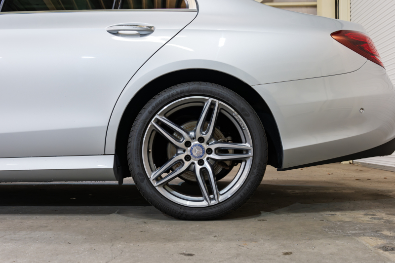 メルセデスベンツ Eクラス E250 AVG ｽﾎﾟｰﾂ ﾚｻﾞｰｴｸｽｸﾙｰｼﾌﾞ&ﾚｰﾀﾞｰｾｰﾌﾃｨPKG　黒ﾅｯﾊﾟ革 ｼｰﾄﾋｰﾀｰ SR 純正ﾅﾋﾞ ﾌﾙｾｸﾞTV CarPlay Burmester 360ｶﾒﾗ ﾏﾙﾁﾋﾞｰﾑLED 自動Rｹﾞｰﾄ ﾊﾝｽﾞﾌﾘｰA AMGｴｱﾛ&19AW　2年保証