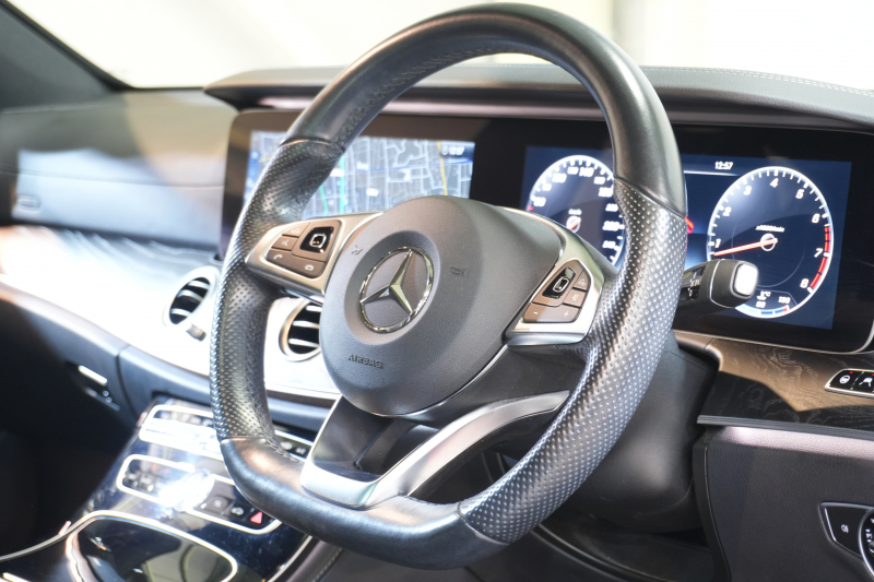 メルセデスベンツ Eクラス E250 AVG ｽﾎﾟｰﾂ ﾚｻﾞｰｴｸｽｸﾙｰｼﾌﾞ&ﾚｰﾀﾞｰｾｰﾌﾃｨPKG　黒ﾅｯﾊﾟ革 ｼｰﾄﾋｰﾀｰ SR 純正ﾅﾋﾞ ﾌﾙｾｸﾞTV CarPlay Burmester 360ｶﾒﾗ ﾏﾙﾁﾋﾞｰﾑLED 自動Rｹﾞｰﾄ ﾊﾝｽﾞﾌﾘｰA AMGｴｱﾛ&19AW　2年保証