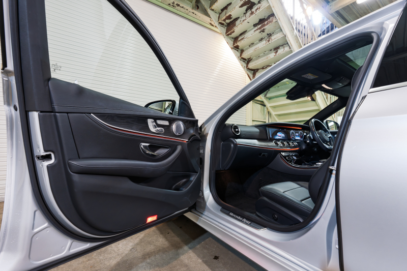 メルセデスベンツ Eクラス E250 AVG ｽﾎﾟｰﾂ ﾚｻﾞｰｴｸｽｸﾙｰｼﾌﾞ&ﾚｰﾀﾞｰｾｰﾌﾃｨPKG　黒ﾅｯﾊﾟ革 ｼｰﾄﾋｰﾀｰ SR 純正ﾅﾋﾞ ﾌﾙｾｸﾞTV CarPlay Burmester 360ｶﾒﾗ ﾏﾙﾁﾋﾞｰﾑLED 自動Rｹﾞｰﾄ ﾊﾝｽﾞﾌﾘｰA AMGｴｱﾛ&19AW　2年保証