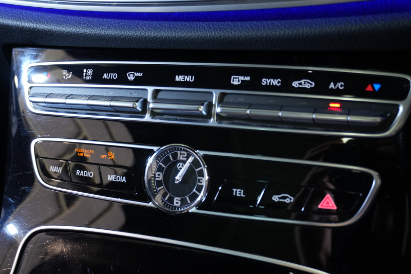 メルセデスベンツ Eクラス E250 AVG ｽﾎﾟｰﾂ ﾚｻﾞｰｴｸｽｸﾙｰｼﾌﾞ&ﾚｰﾀﾞｰｾｰﾌﾃｨPKG　黒ﾅｯﾊﾟ革 ｼｰﾄﾋｰﾀｰ SR 純正ﾅﾋﾞ ﾌﾙｾｸﾞTV CarPlay Burmester 360ｶﾒﾗ ﾏﾙﾁﾋﾞｰﾑLED 自動Rｹﾞｰﾄ ﾊﾝｽﾞﾌﾘｰA AMGｴｱﾛ&19AW　2年保証