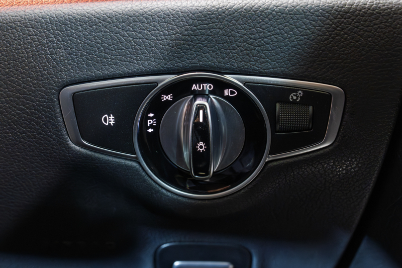 メルセデスベンツ Eクラス E250 AVG ｽﾎﾟｰﾂ ﾚｻﾞｰｴｸｽｸﾙｰｼﾌﾞ&ﾚｰﾀﾞｰｾｰﾌﾃｨPKG　黒ﾅｯﾊﾟ革 ｼｰﾄﾋｰﾀｰ SR 純正ﾅﾋﾞ ﾌﾙｾｸﾞTV CarPlay Burmester 360ｶﾒﾗ ﾏﾙﾁﾋﾞｰﾑLED 自動Rｹﾞｰﾄ ﾊﾝｽﾞﾌﾘｰA AMGｴｱﾛ&19AW　2年保証