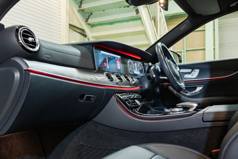 メルセデスベンツ Eクラス E250 AVG ｽﾎﾟｰﾂ ﾚｻﾞｰｴｸｽｸﾙｰｼﾌﾞ&ﾚｰﾀﾞｰｾｰﾌﾃｨPKG　黒ﾅｯﾊﾟ革 ｼｰﾄﾋｰﾀｰ SR 純正ﾅﾋﾞ ﾌﾙｾｸﾞTV CarPlay Burmester 360ｶﾒﾗ ﾏﾙﾁﾋﾞｰﾑLED 自動Rｹﾞｰﾄ ﾊﾝｽﾞﾌﾘｰA AMGｴｱﾛ&19AW　2年保証