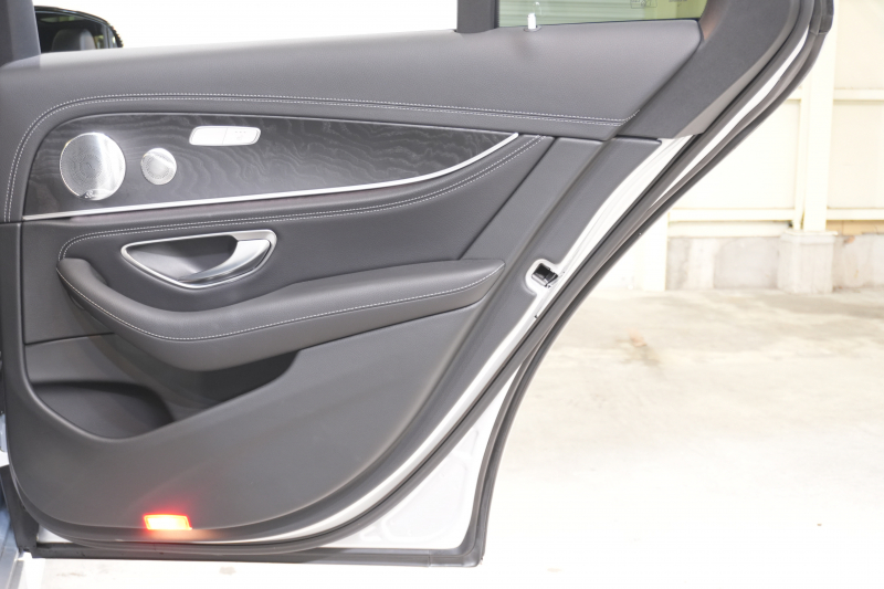 メルセデスベンツ Eクラス E250 AVG ｽﾎﾟｰﾂ ﾚｻﾞｰｴｸｽｸﾙｰｼﾌﾞ&ﾚｰﾀﾞｰｾｰﾌﾃｨPKG　黒ﾅｯﾊﾟ革 ｼｰﾄﾋｰﾀｰ SR 純正ﾅﾋﾞ ﾌﾙｾｸﾞTV CarPlay Burmester 360ｶﾒﾗ ﾏﾙﾁﾋﾞｰﾑLED 自動Rｹﾞｰﾄ ﾊﾝｽﾞﾌﾘｰA AMGｴｱﾛ&19AW　2年保証