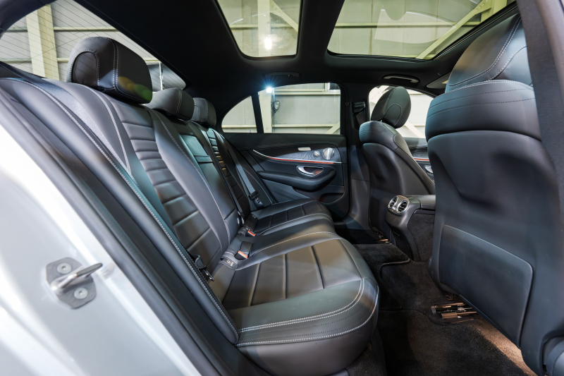 メルセデスベンツ Eクラス E250 AVG ｽﾎﾟｰﾂ ﾚｻﾞｰｴｸｽｸﾙｰｼﾌﾞ&ﾚｰﾀﾞｰｾｰﾌﾃｨPKG　黒ﾅｯﾊﾟ革 ｼｰﾄﾋｰﾀｰ SR 純正ﾅﾋﾞ ﾌﾙｾｸﾞTV CarPlay Burmester 360ｶﾒﾗ ﾏﾙﾁﾋﾞｰﾑLED 自動Rｹﾞｰﾄ ﾊﾝｽﾞﾌﾘｰA AMGｴｱﾛ&19AW　2年保証