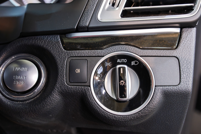 メルセデスベンツ Eクラス E250ｸｰﾍﾟ AMGｽﾎﾟｰﾂ&ﾚｰﾀﾞｰｾｰﾌﾃｨPKG　後期 1ｵｰﾅｰ 赤本革 ｼｰﾄﾋｰﾀｰ ﾏﾙﾁｺﾝﾄﾛｰﾙｼｰﾄﾊﾞｯｸ 純正ﾅﾋﾞ ﾌﾙｾｸﾞTV 360ｶﾒﾗ LEDﾍｯﾄﾞ  電動ﾘｱｻﾝｼｪｰﾄﾞ AMGｴｱﾛ&18AW 7AT　2年保証