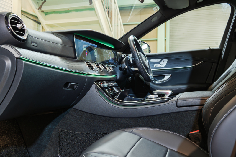 メルセデスベンツ Eクラス E250 ﾚｻﾞｰｴｸｽｸﾙｰｼﾌﾞ&ﾚｰﾀﾞｰｾｰﾌﾃｨPKG　黒ﾅｯﾊﾟ革 ｼｰﾄﾋｰﾀｰ SR 純正ﾅﾋﾞ ﾌﾙｾｸﾞTV CarPlay Burmester 360ｶﾒﾗ ﾏﾙﾁﾋﾞｰﾑLED 自動Rｹﾞｰﾄ ﾊﾝｽﾞﾌﾘｰA AMGｴｱﾛ&19AW　2年保証