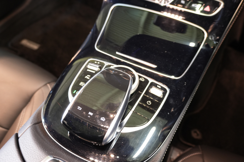 メルセデスベンツ Eクラス E250 ﾚｻﾞｰｴｸｽｸﾙｰｼﾌﾞ&ﾚｰﾀﾞｰｾｰﾌﾃｨPKG　黒ﾅｯﾊﾟ革 ｼｰﾄﾋｰﾀｰ SR 純正ﾅﾋﾞ ﾌﾙｾｸﾞTV CarPlay Burmester 360ｶﾒﾗ ﾏﾙﾁﾋﾞｰﾑLED 自動Rｹﾞｰﾄ ﾊﾝｽﾞﾌﾘｰA AMGｴｱﾛ&19AW　2年保証