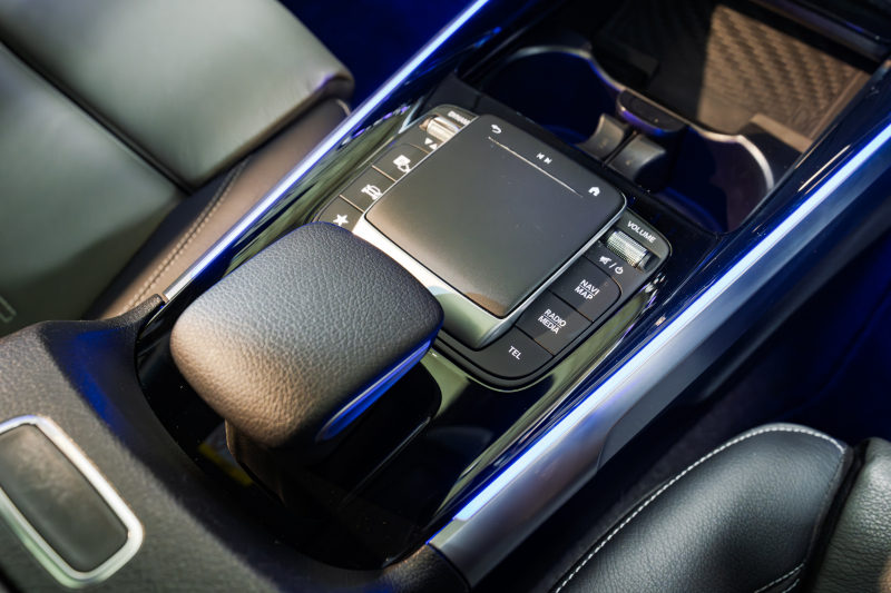 メルセデスベンツ GLB GLB200d 4MATIC AMGﾗｲﾝ AMGﾚｻﾞｰEXC ｱﾄﾞﾊﾞﾝｽﾄﾞP ﾚｰﾀﾞｰSP　Pｽﾀ Meｺﾈ 黒/灰革 ﾒﾓﾘｰ付Pｼｰﾄ ﾊﾟﾉﾗﾏSR 純正ﾅﾋﾞ 360ｶﾒ ﾍｯﾄﾞｱｯﾌﾟD ｱﾄﾞﾊﾞﾝｽﾄﾞｽﾋﾟｰｶｰ ACC BSM LCW 　2年保証