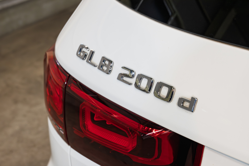 メルセデスベンツ GLB GLB200d 4MATIC AMGﾗｲﾝ AMGﾚｻﾞｰEXC ｱﾄﾞﾊﾞﾝｽﾄﾞP ﾚｰﾀﾞｰSP　Pｽﾀ Meｺﾈ 黒/灰革 ﾒﾓﾘｰ付Pｼｰﾄ ﾊﾟﾉﾗﾏSR 純正ﾅﾋﾞ 360ｶﾒ ﾍｯﾄﾞｱｯﾌﾟD ｱﾄﾞﾊﾞﾝｽﾄﾞｽﾋﾟｰｶｰ ACC BSM LCW 　2年保証