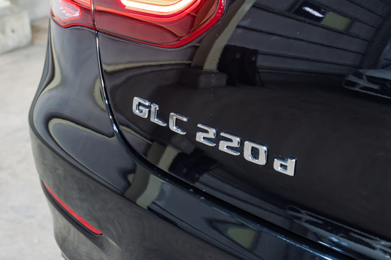 メルセデスベンツ GLCクーペ GLC220d 4MATIC ｸｰﾍﾟ AMGﾗｲﾝ ﾚｻﾞｰEXC&ﾚｰﾀﾞｰSP　後期ﾓﾃﾞﾙ 黒革 ｼｰﾄﾋｰﾀｰ&ｸｰﾗｰ MBUXﾅﾋﾞ ﾌﾙｾｸﾞTV HUD 360ｶﾒﾗ ﾌﾞﾙﾒｽﾀｰ ﾏﾙﾁﾋﾞｰﾑLED ﾘﾗｸｾﾞｰｼｮﾝ機能 ｴｱｻｽ AMGｴｱﾛ&19ｲﾝﾁAW　2年保証
