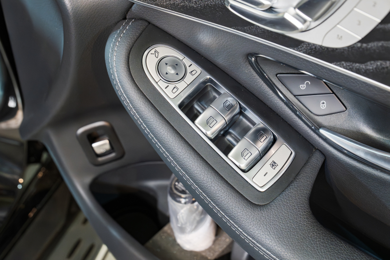 メルセデスベンツ GLCクーペ GLC220d 4MATIC ｸｰﾍﾟ AMGﾗｲﾝ ﾚｻﾞｰEXC&ﾚｰﾀﾞｰSP　後期ﾓﾃﾞﾙ 黒革 ｼｰﾄﾋｰﾀｰ&ｸｰﾗｰ MBUXﾅﾋﾞ ﾌﾙｾｸﾞTV HUD 360ｶﾒﾗ ﾌﾞﾙﾒｽﾀｰ ﾏﾙﾁﾋﾞｰﾑLED ﾘﾗｸｾﾞｰｼｮﾝ機能 ｴｱｻｽ AMGｴｱﾛ&19ｲﾝﾁAW　2年保証