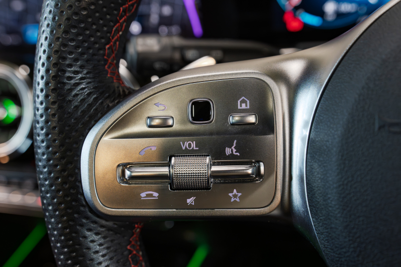 メルセデスベンツ GLB GLB200d 4MATIC AMGﾗｲﾝ ﾚｻﾞｰEXC&ｱﾄﾞﾊﾞﾝｽﾄﾞ&ﾅﾋﾞｹﾞｰｼｮﾝ&ﾚｰﾀﾞｰｾｰﾌﾃｨPKG　1ｵ-ﾅ 黒赤革 ｼｰﾄﾋｰﾀｰ ﾊﾟﾉﾗﾏSR MBUXﾅﾋﾞ ﾌﾙｾｸﾞTV 360ｶﾒﾗ HUD ﾏﾙﾁﾋﾞｰﾑLED ﾜｲﾔﾚｽﾁｬｰｼﾞﾝｸﾞ AMGｴｱﾛ&19ｲﾝﾁAW　2年保証