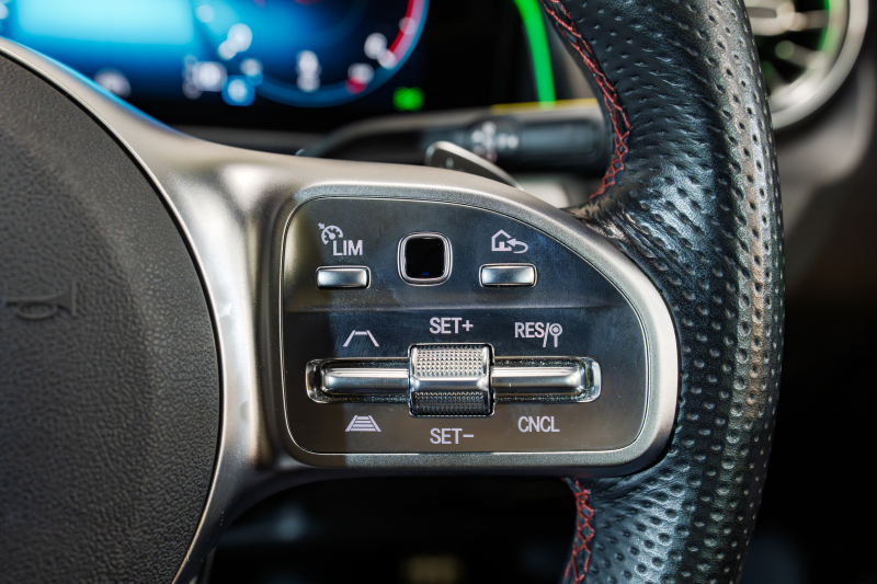 メルセデスベンツ GLB GLB200d 4MATIC AMGﾗｲﾝ ﾚｻﾞｰEXC&ｱﾄﾞﾊﾞﾝｽﾄﾞ&ﾅﾋﾞｹﾞｰｼｮﾝ&ﾚｰﾀﾞｰｾｰﾌﾃｨPKG　1ｵ-ﾅ 黒赤革 ｼｰﾄﾋｰﾀｰ ﾊﾟﾉﾗﾏSR MBUXﾅﾋﾞ ﾌﾙｾｸﾞTV 360ｶﾒﾗ HUD ﾏﾙﾁﾋﾞｰﾑLED ﾜｲﾔﾚｽﾁｬｰｼﾞﾝｸﾞ AMGｴｱﾛ&19ｲﾝﾁAW　2年保証