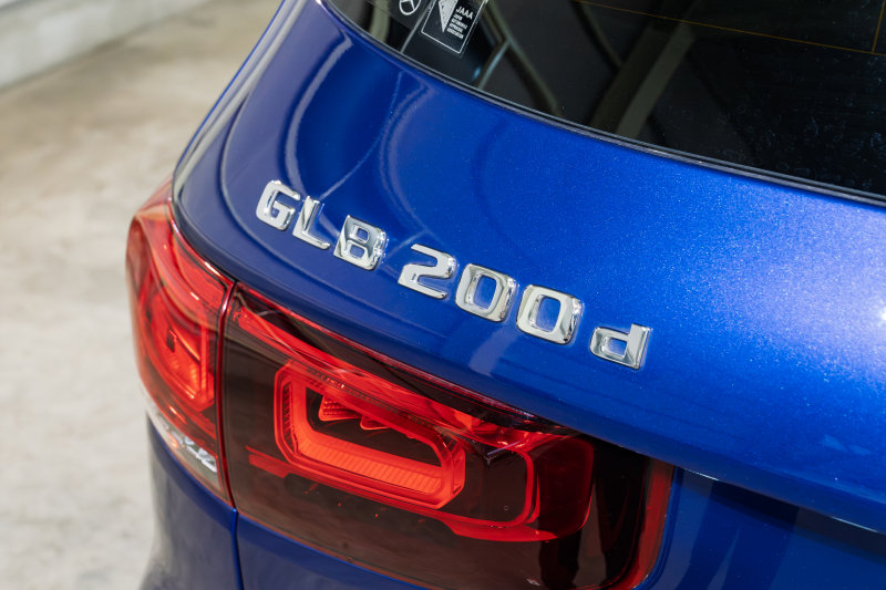 メルセデスベンツ GLB GLB200d 4MATIC AMGﾗｲﾝ ﾚｻﾞｰEXC&ｱﾄﾞﾊﾞﾝｽﾄﾞ&ﾅﾋﾞｹﾞｰｼｮﾝ&ﾚｰﾀﾞｰｾｰﾌﾃｨPKG　1ｵ-ﾅ 黒赤革 ｼｰﾄﾋｰﾀｰ ﾊﾟﾉﾗﾏSR MBUXﾅﾋﾞ ﾌﾙｾｸﾞTV 360ｶﾒﾗ HUD ﾏﾙﾁﾋﾞｰﾑLED ﾜｲﾔﾚｽﾁｬｰｼﾞﾝｸﾞ AMGｴｱﾛ&19ｲﾝﾁAW　2年保証