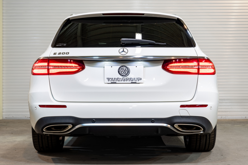 メルセデスベンツ Eクラス E200 ｽﾃｰｼｮﾝﾜｺﾞﾝ AVG AMGﾗｲﾝ ｴｸｽｸﾙｰｼﾌﾞ&ﾚｰﾀﾞｰｾｰﾌﾃｨPKG　中期ﾓﾃﾞﾙ BSG搭載 黒革 ｼｰﾄﾋｰﾀｰ 純正ﾅﾋﾞTV CarPlay ﾍｯﾄﾞｱｯﾌﾟD 360ｶﾒﾗ ﾌﾞﾙﾒｽﾀｰ ｴｱﾊﾞﾗﾝｽP ﾏﾙﾁﾋﾞｰﾑLED AMGｴｱﾛ&19AW　2年保証