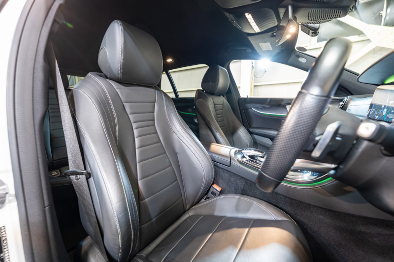 メルセデスベンツ Eクラス E200 ｽﾃｰｼｮﾝﾜｺﾞﾝ AVG AMGﾗｲﾝ ｴｸｽｸﾙｰｼﾌﾞ&ﾚｰﾀﾞｰｾｰﾌﾃｨPKG　中期ﾓﾃﾞﾙ BSG搭載 黒革 ｼｰﾄﾋｰﾀｰ 純正ﾅﾋﾞTV CarPlay ﾍｯﾄﾞｱｯﾌﾟD 360ｶﾒﾗ ﾌﾞﾙﾒｽﾀｰ ｴｱﾊﾞﾗﾝｽP ﾏﾙﾁﾋﾞｰﾑLED AMGｴｱﾛ&19AW　2年保証