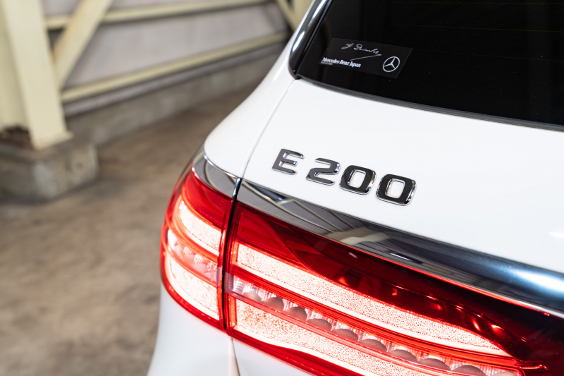 メルセデスベンツ Eクラス E200 ｽﾃｰｼｮﾝﾜｺﾞﾝ AVG AMGﾗｲﾝ ｴｸｽｸﾙｰｼﾌﾞ&ﾚｰﾀﾞｰｾｰﾌﾃｨPKG　中期ﾓﾃﾞﾙ BSG搭載 黒革 ｼｰﾄﾋｰﾀｰ 純正ﾅﾋﾞTV CarPlay ﾍｯﾄﾞｱｯﾌﾟD 360ｶﾒﾗ ﾌﾞﾙﾒｽﾀｰ ｴｱﾊﾞﾗﾝｽP ﾏﾙﾁﾋﾞｰﾑLED AMGｴｱﾛ&19AW　2年保証